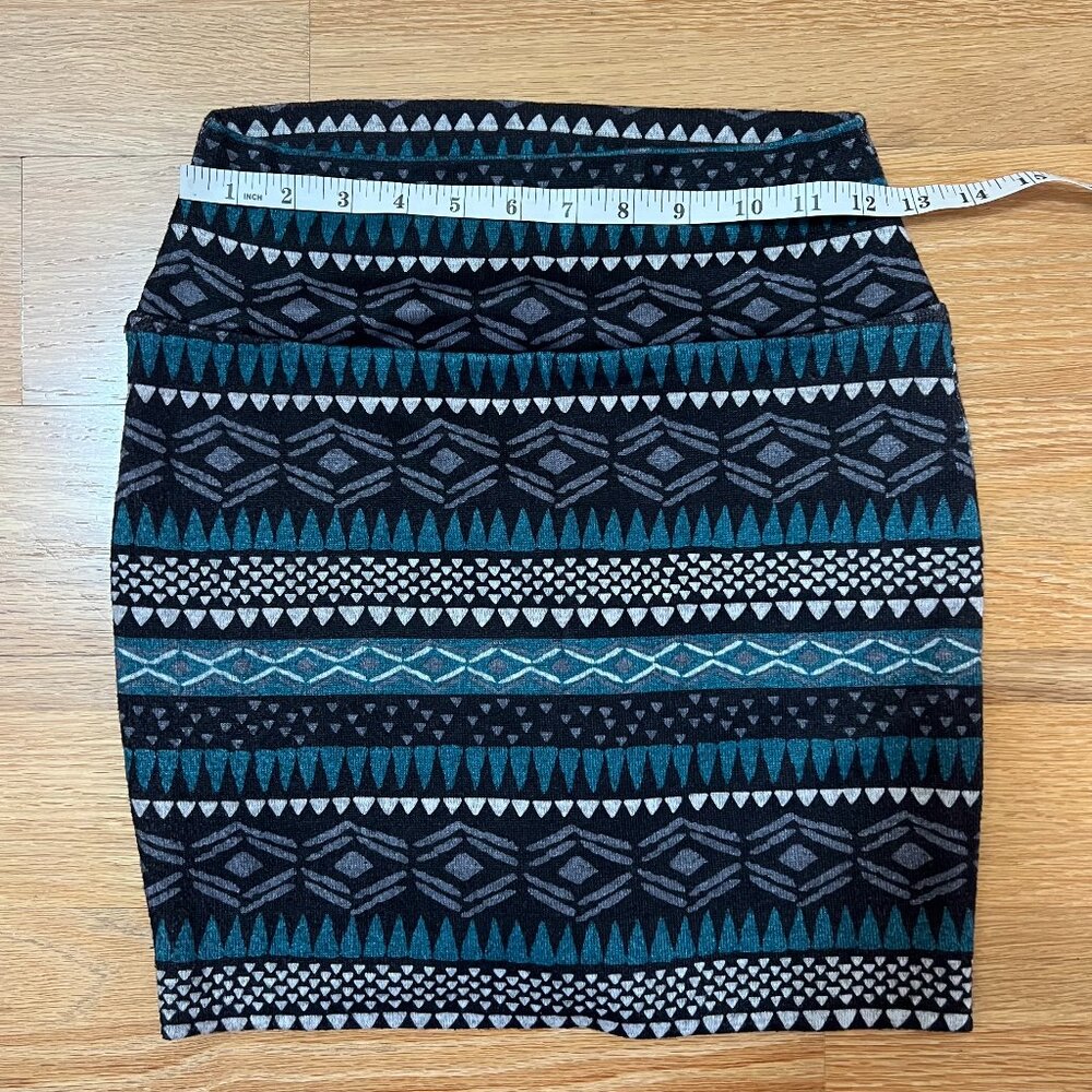 Forever 21 Teal & Black Geometric Print Bodycon Mini Skirt Size Medium